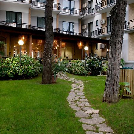 לטינה Park Hotel מראה חיצוני תמונה