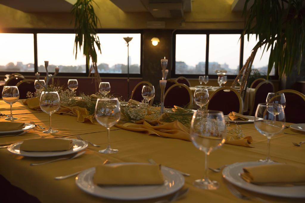 לטינה Park Hotel מראה חיצוני תמונה