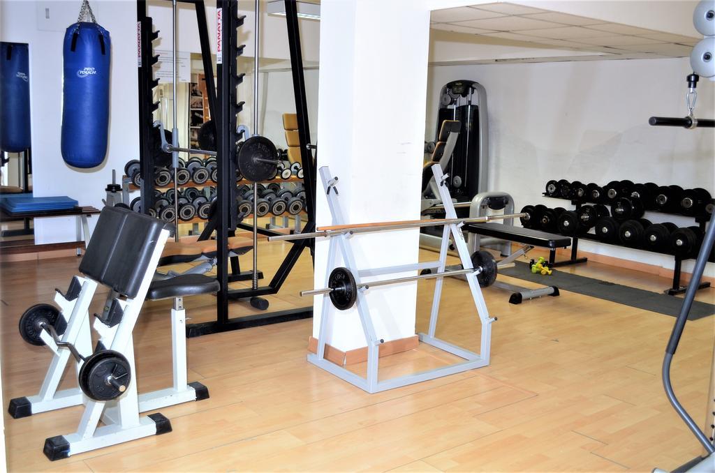 לטינה Park Hotel מראה חיצוני תמונה