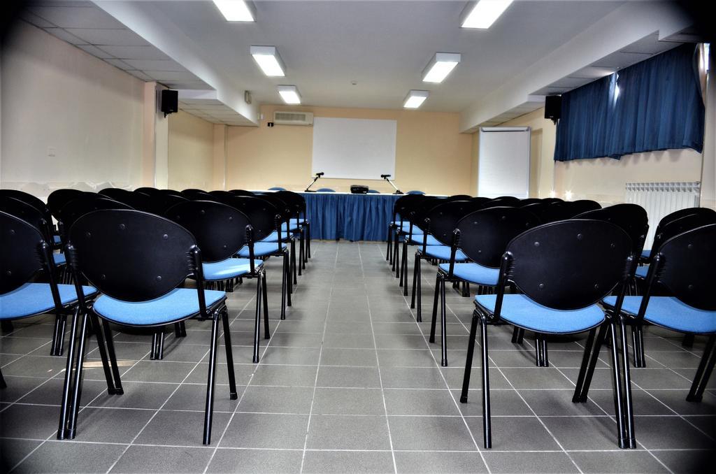לטינה Park Hotel מראה חיצוני תמונה