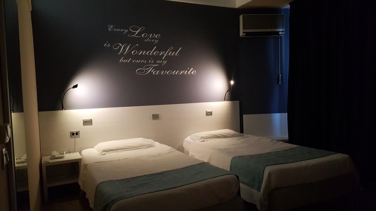 לטינה Park Hotel מראה חיצוני תמונה
