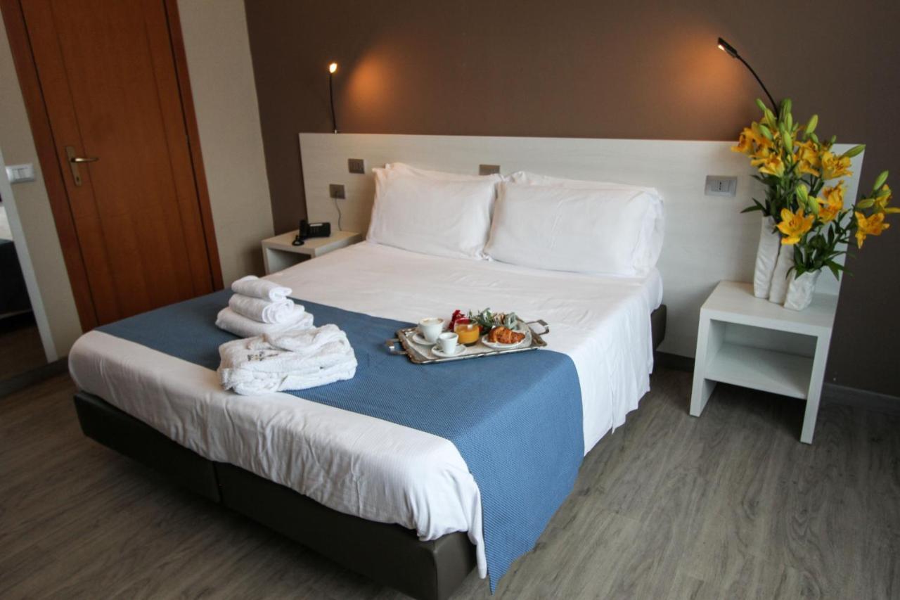 לטינה Park Hotel מראה חיצוני תמונה